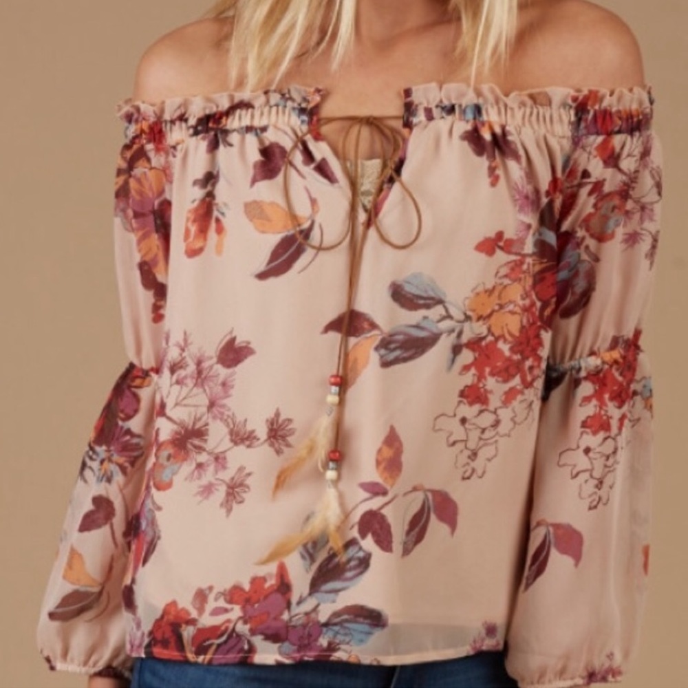 NWT✨ Altar’d State Off the Shoulder Floral Blouse Top Size M